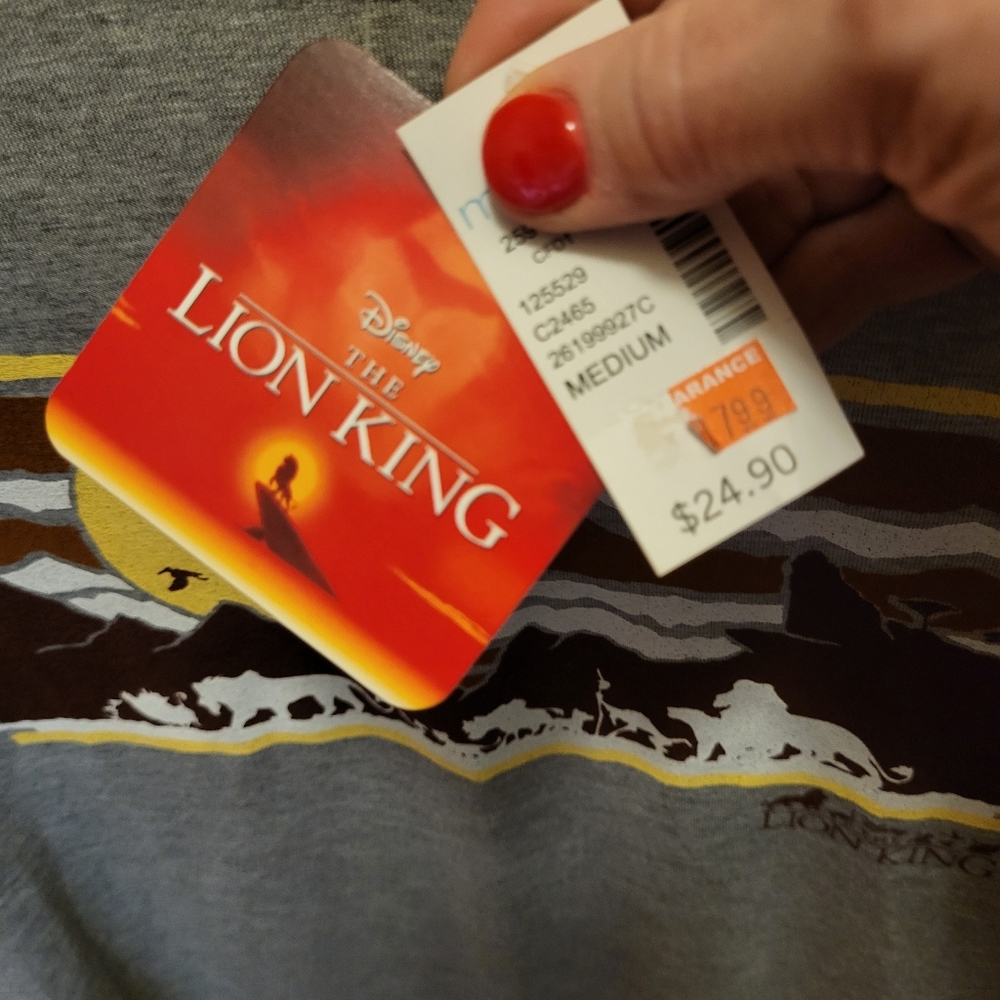 *NEW LISTING* NWTs size Med Disney for Maurices Lion King T Shirt - Picture 3 of 6